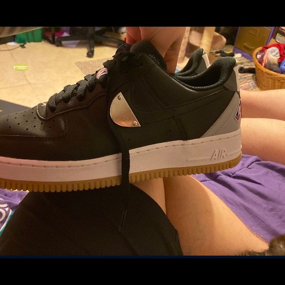 AIRFORCE ONE LV8 8.5 - Picture 3 of 5